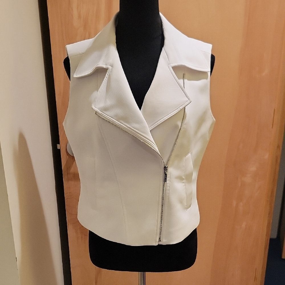 DKNY White Sleeveless Vest